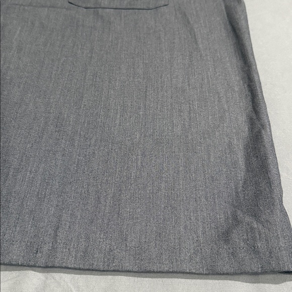 Figs Technical Collection scrub top in graphite gray - Picture 7 of 9